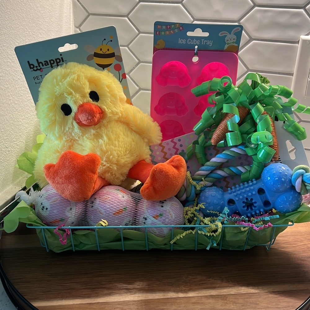 Easter Dog Basket - Picture 1 of 12